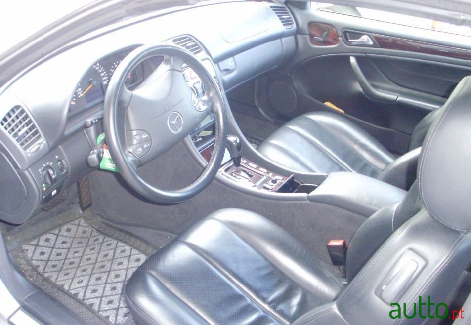 2001' Mercedes-Benz 200 photo #1