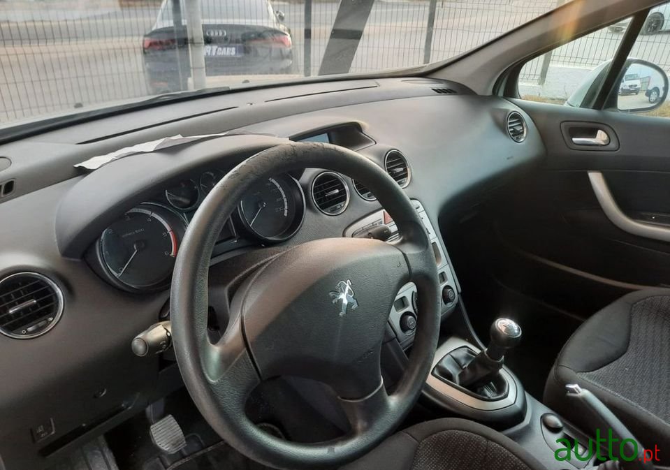 2009' Peugeot 308 Sw photo #3