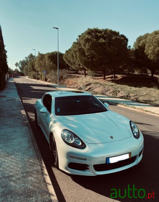 2013' Porsche Panamera photo #2