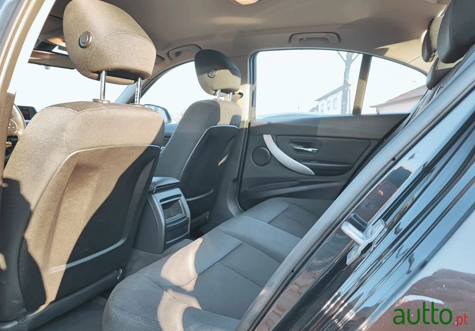 2014' BMW 318 photo #4