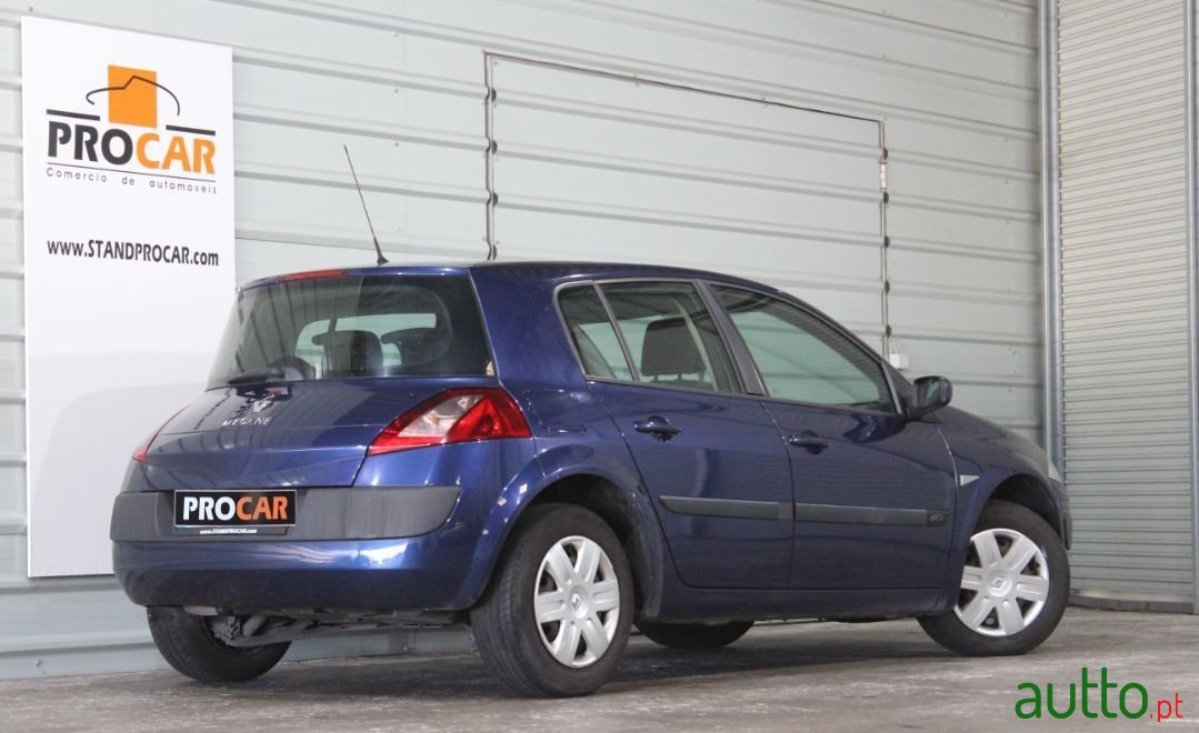 2005' Renault Megane photo #2