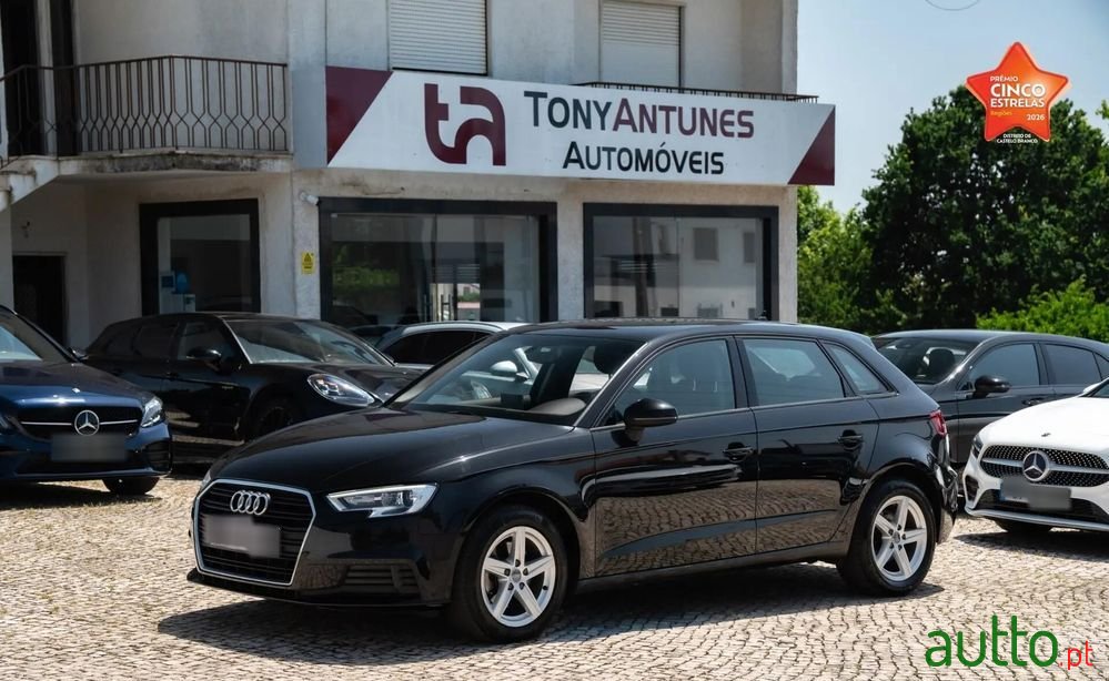 2019' Audi A3 Sportback photo #1