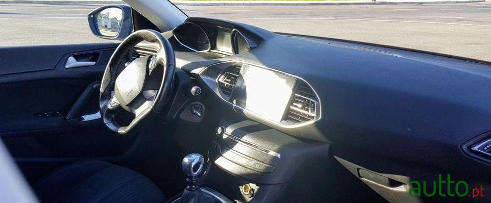 2015' Peugeot 308 Sw photo #1