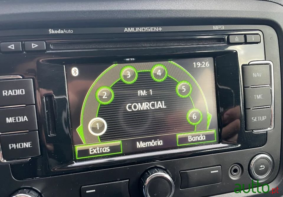 2012' Skoda Fabia Break photo #6