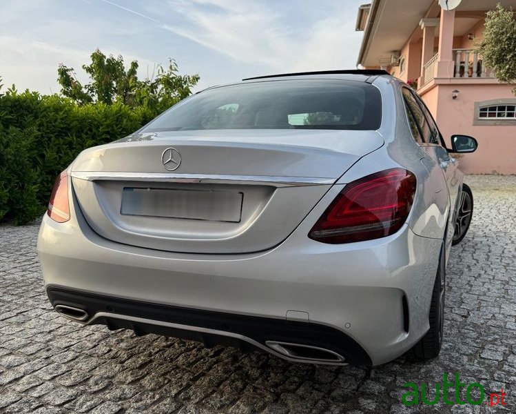 2019' Mercedes-Benz Classe C photo #6