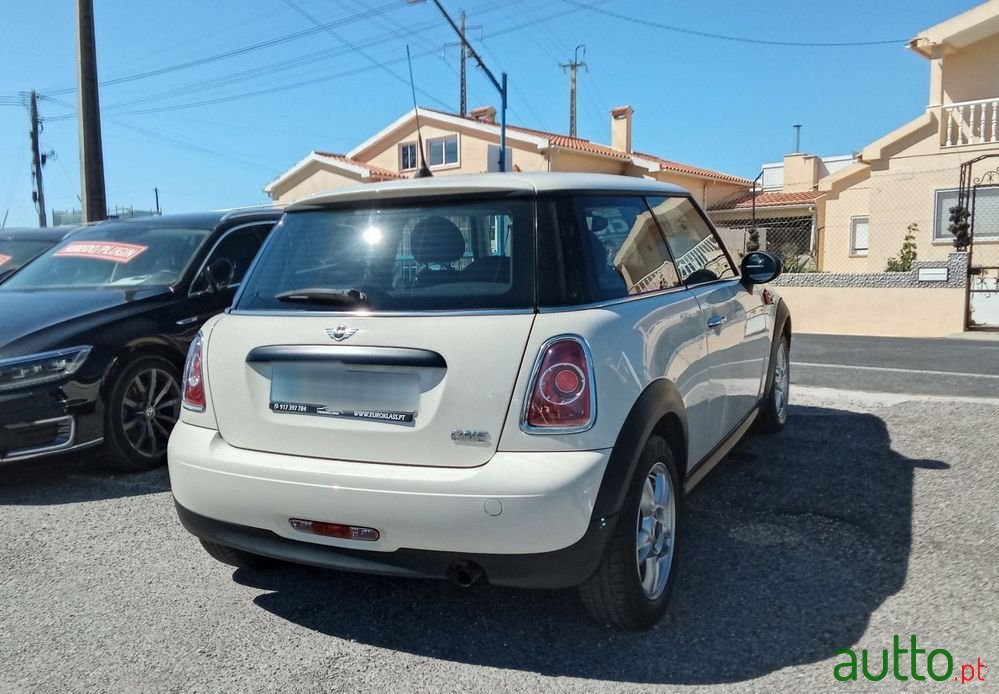 2011' MINI One 3 Portas photo #5