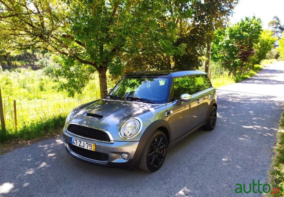 2009' MINI Clubman S photo #2