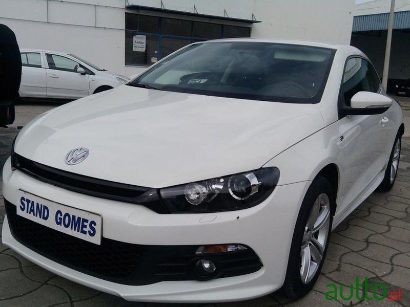 2011' Volkswagen Scirocco 2.0 Tdi R-Line photo #2