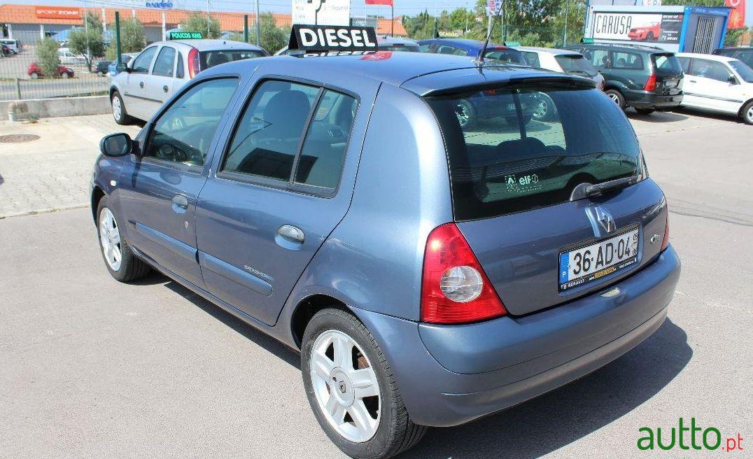 2005' Renault Clio 1.5 Dci photo #2