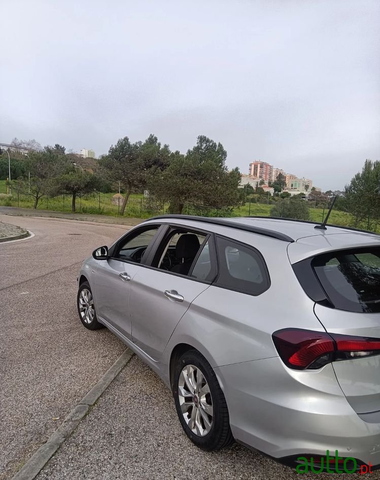 2019' Fiat Tipo Station Wagon photo #3