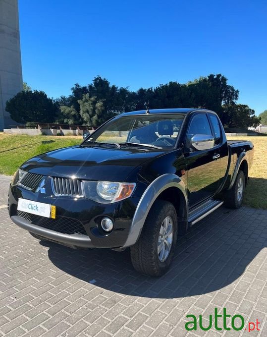 2007' Mitsubishi L200 photo #1