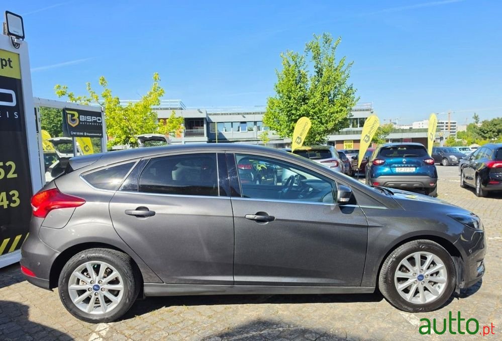 2018' Ford Focus photo #4