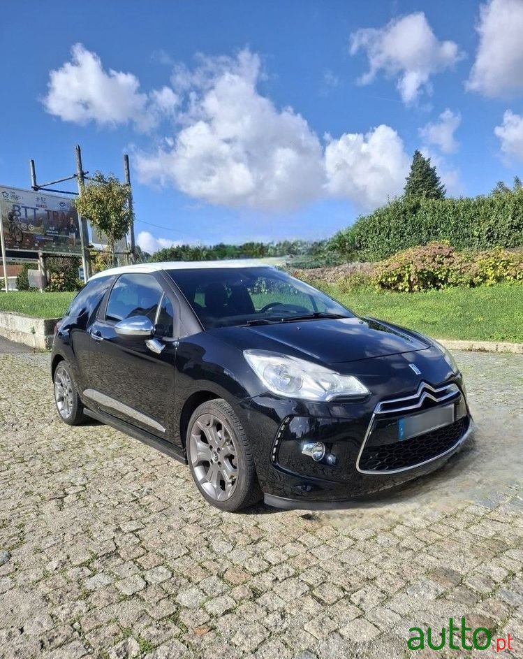 2012' Citroen DS3 1.2 Vti Chic photo #2