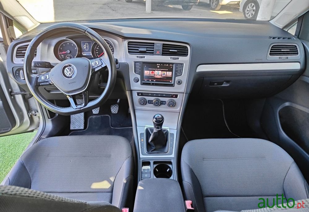 2016' Volkswagen Golf photo #6