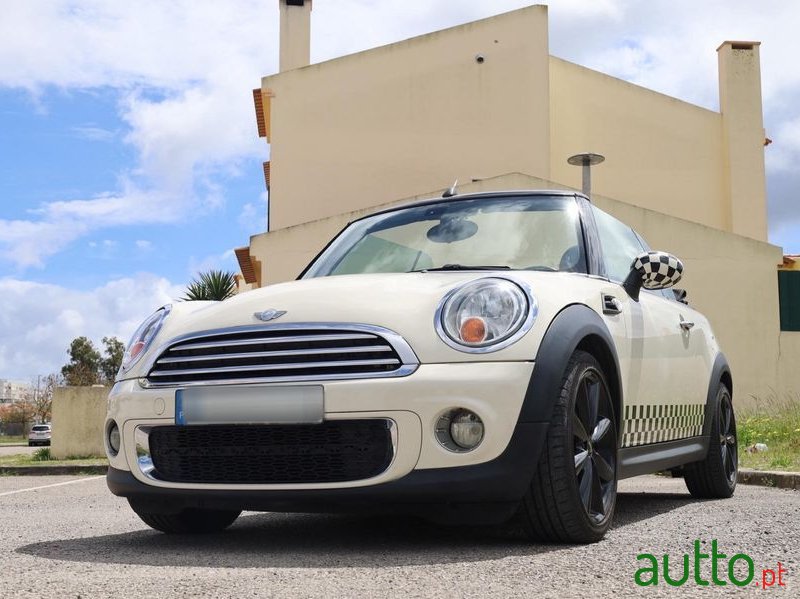 2011' MINI One D 3 Portas photo #3