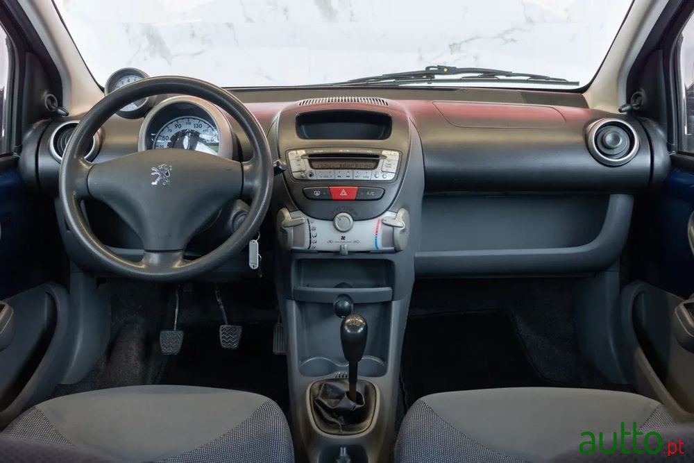 2006' Peugeot 107 1.0 Trendy photo #4