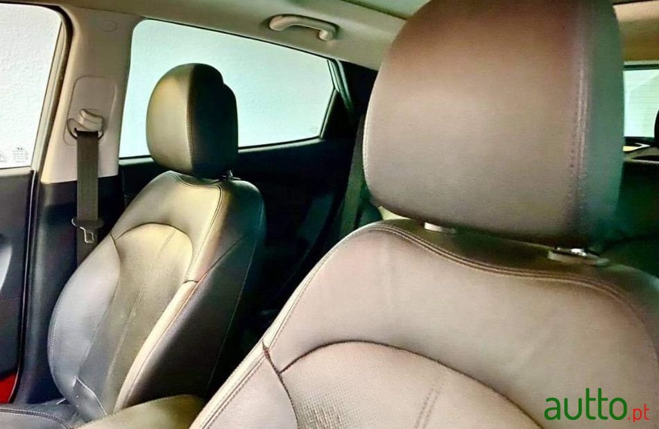 2011' Hyundai ix35 photo #1