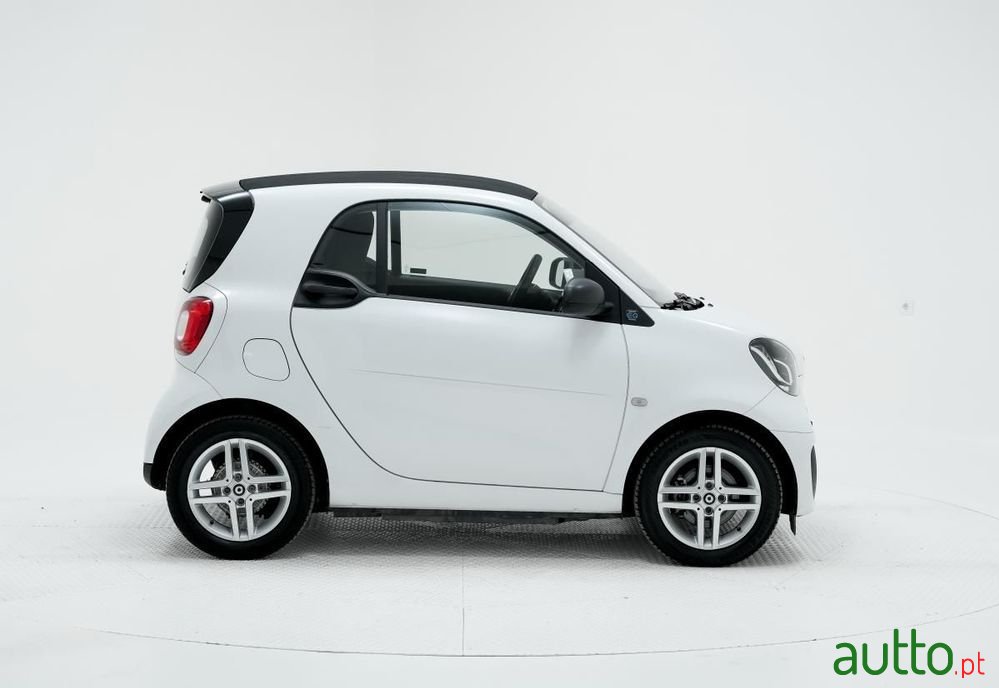 2020' Smart Fortwo photo #2