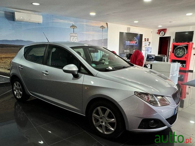 2010' SEAT Ibiza 1.2 Tdi Style Dpf photo #3