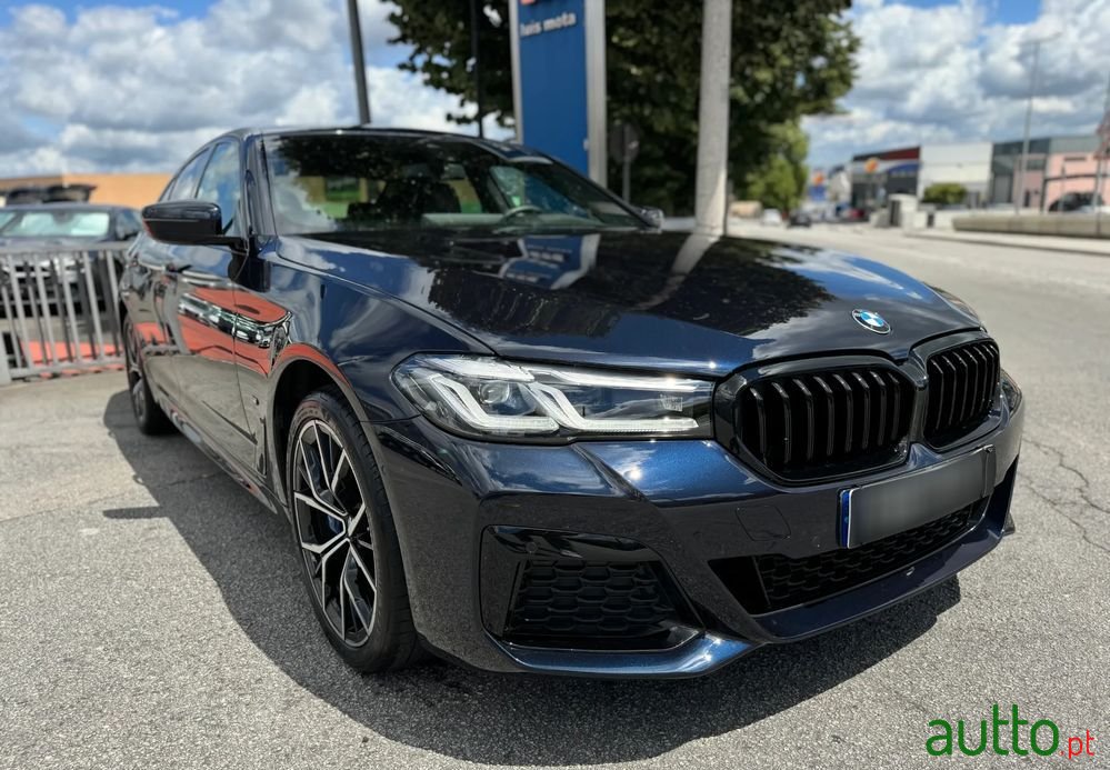 2020' BMW 530 E Pack M photo #1