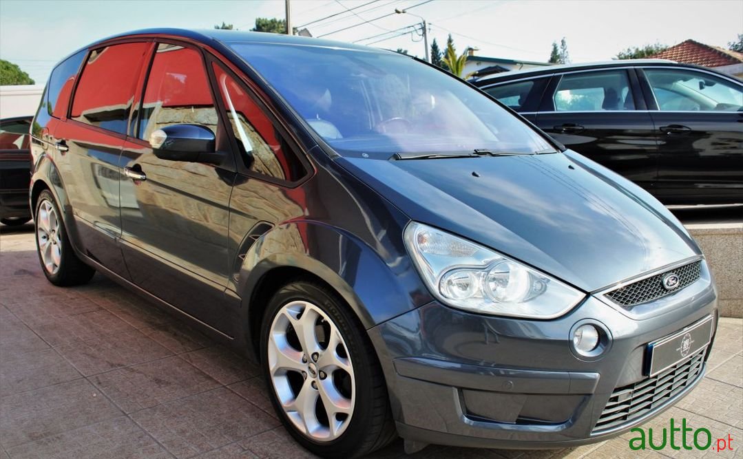 2009' Ford S-Max photo #3