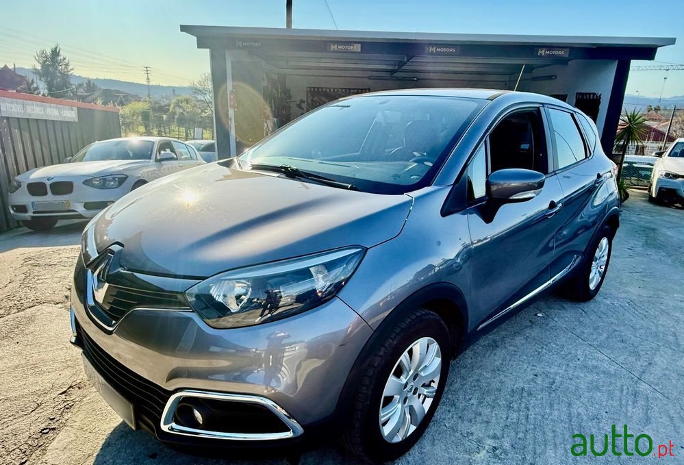 2013' Renault Captur 1.5 Dci photo #2