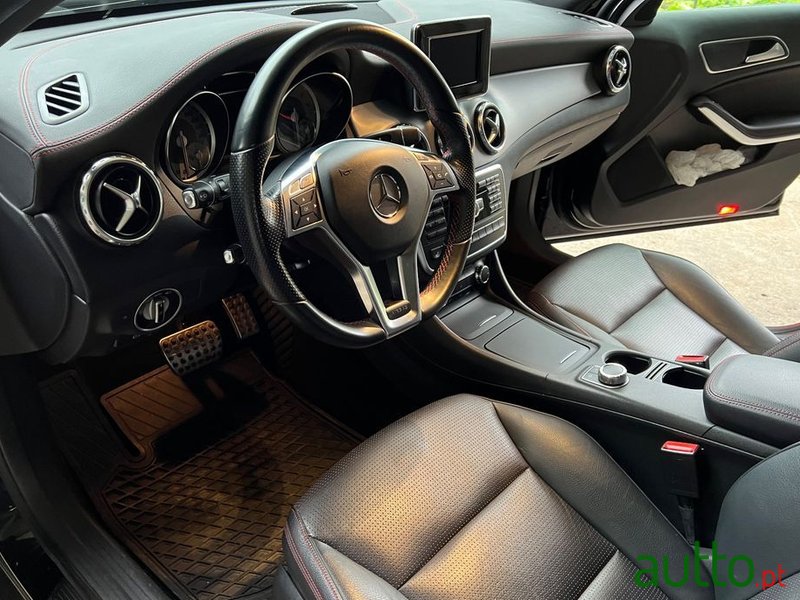 2014' Mercedes-Benz GLA 220 photo #4