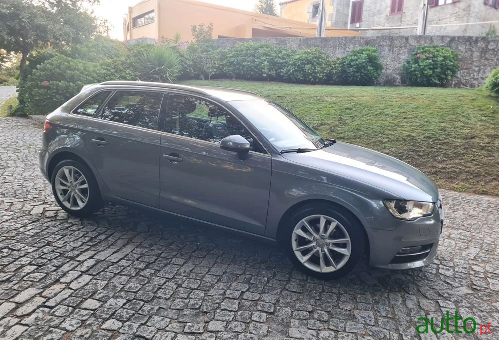 2015' Audi A3 Sportback photo #1