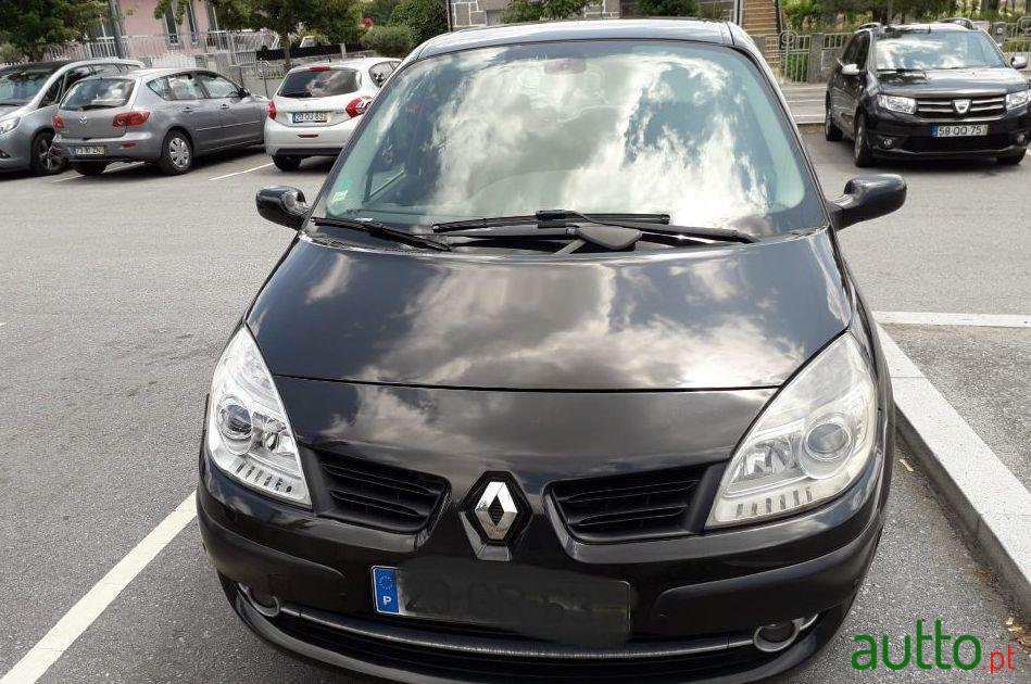 2008' Renault Scenic photo #5