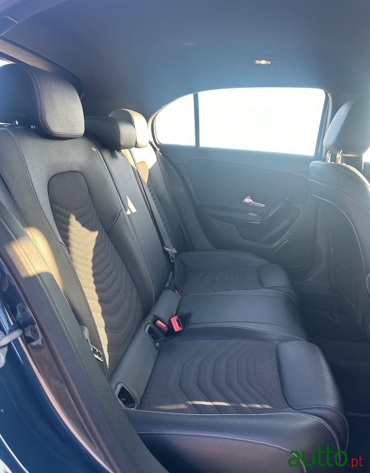 2019' Mercedes-Benz A 180 photo #5