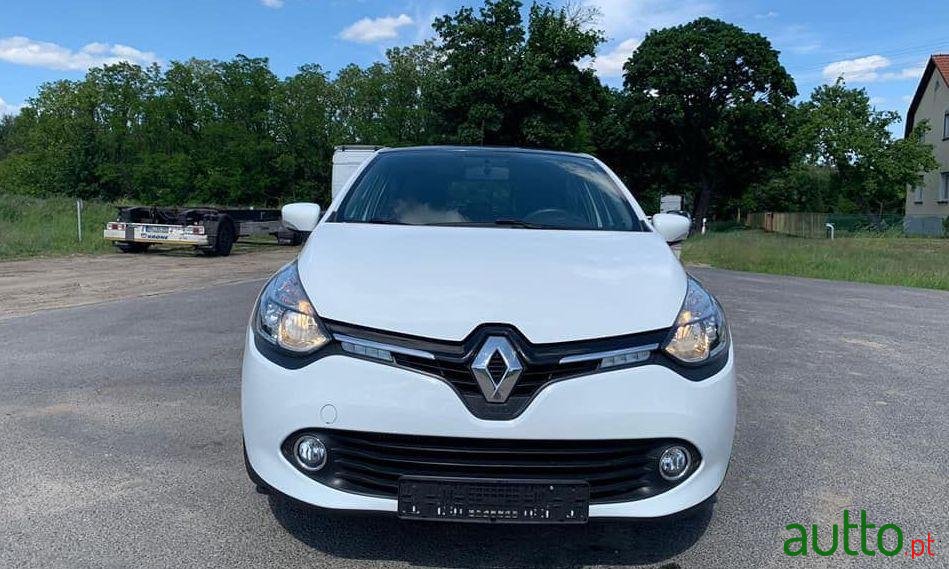 2015' Renault Clio photo #3