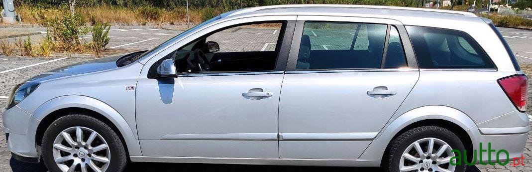 2005' Opel Astra Caravan photo #4