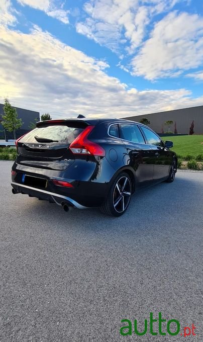 2014' Volvo V40 photo #3