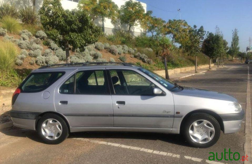 1998' Peugeot 306 Break photo #3