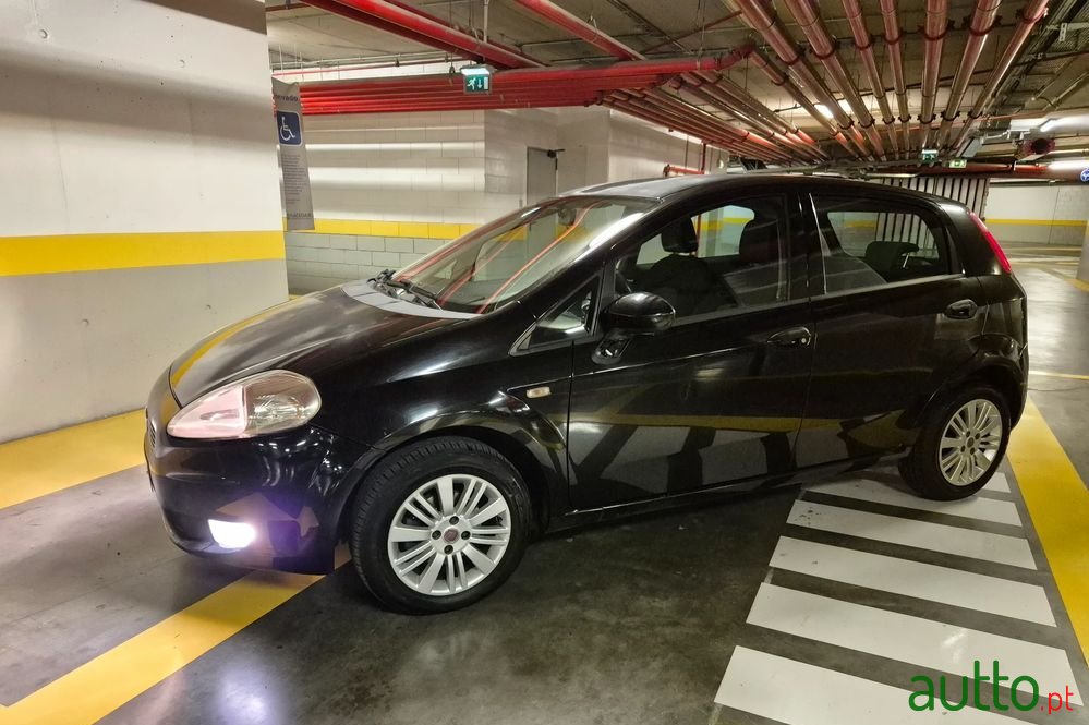 2009' Fiat Grande Punto photo #1