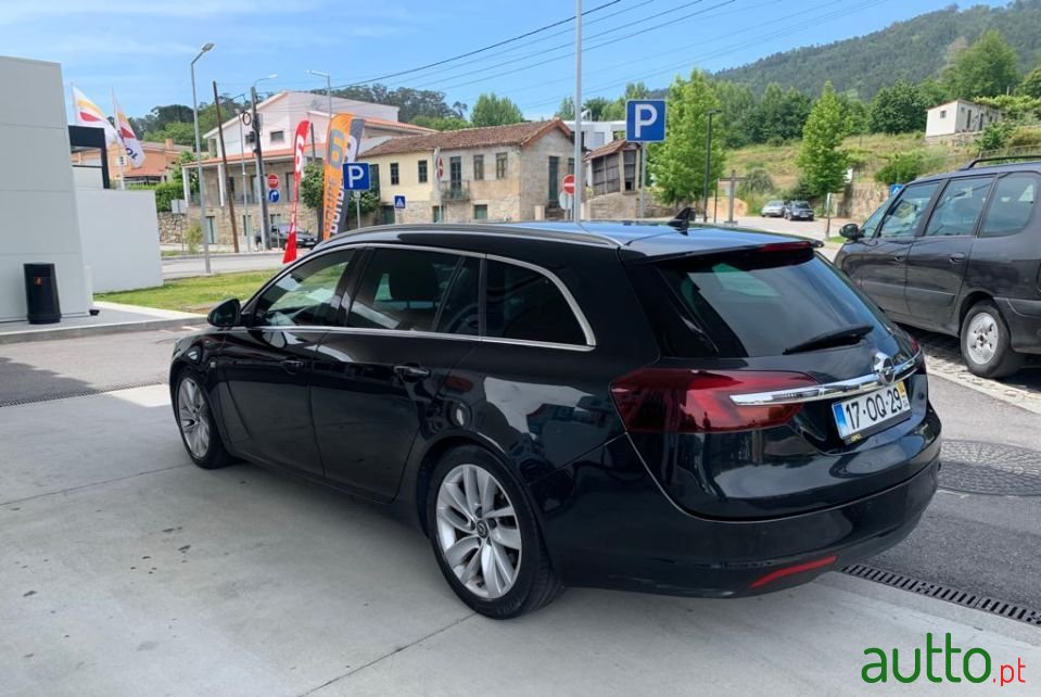 2014' Opel Insignia Sports Tourer photo #3