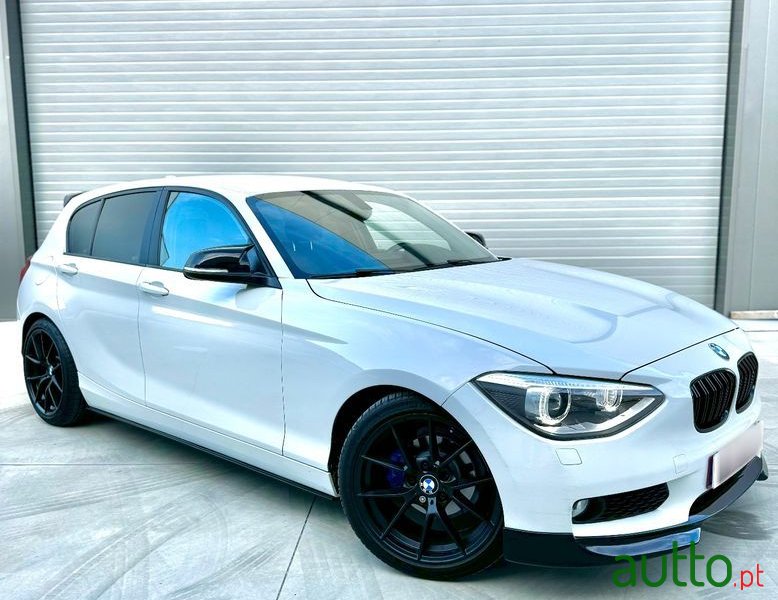 2012' BMW 116 D Line Sport photo #2