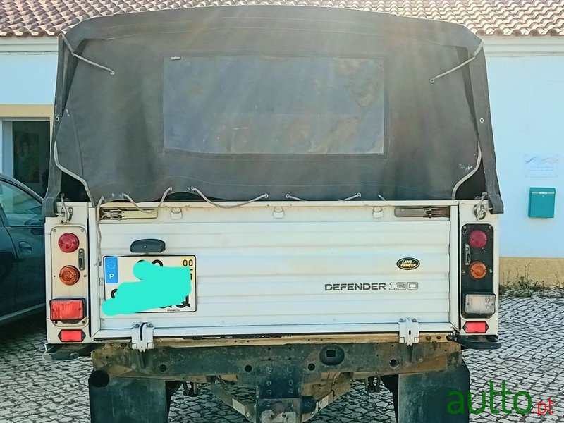 2000' Land Rover Defender photo #4