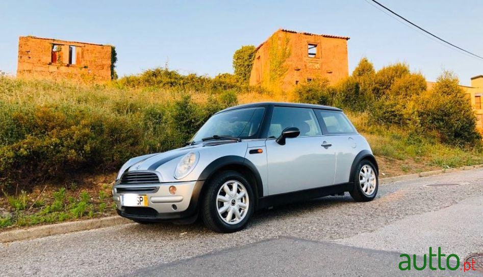 2001' MINI One photo #3