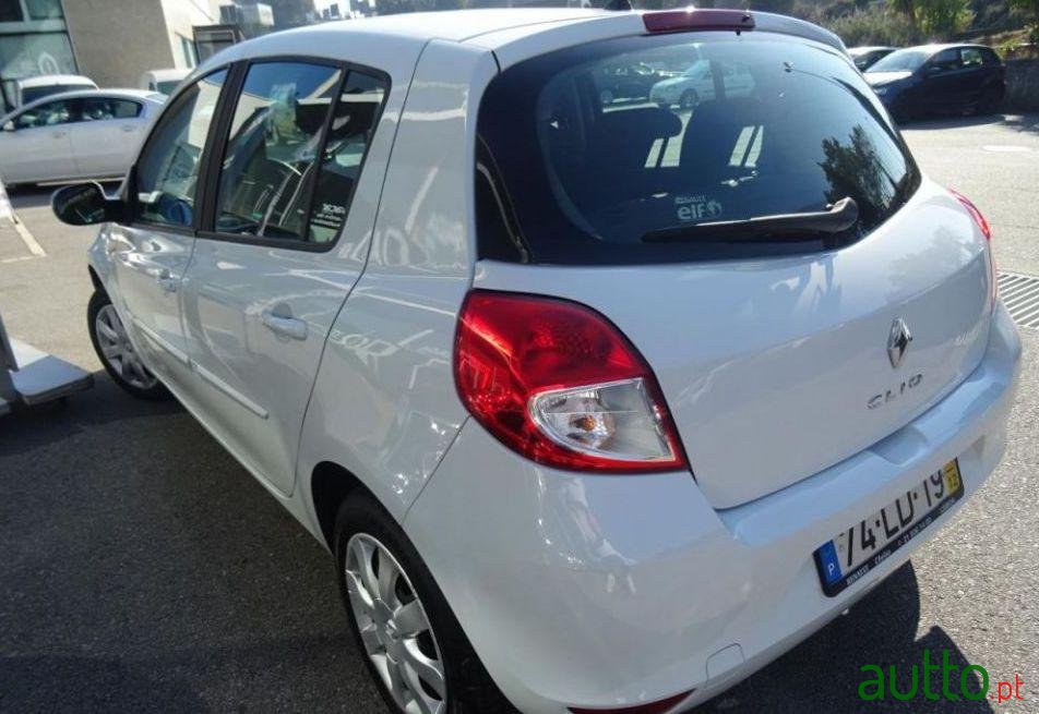 2010' Renault Clio 1.5 Dci Confort photo #1