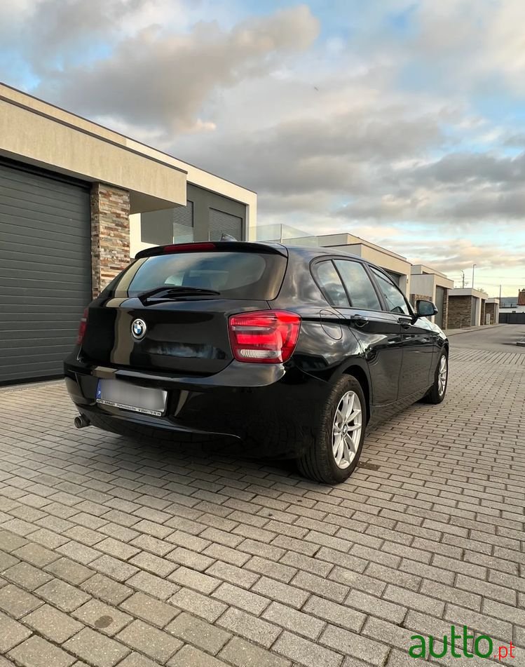 2012' BMW 118 D photo #4