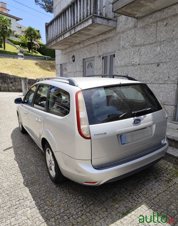 2008' Ford Focus Sw photo #2