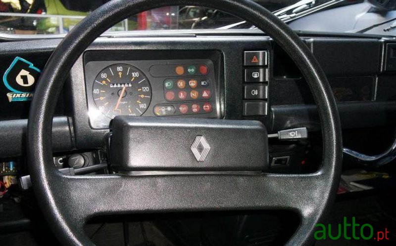 1991' Renault 4 4 Gtl photo #2