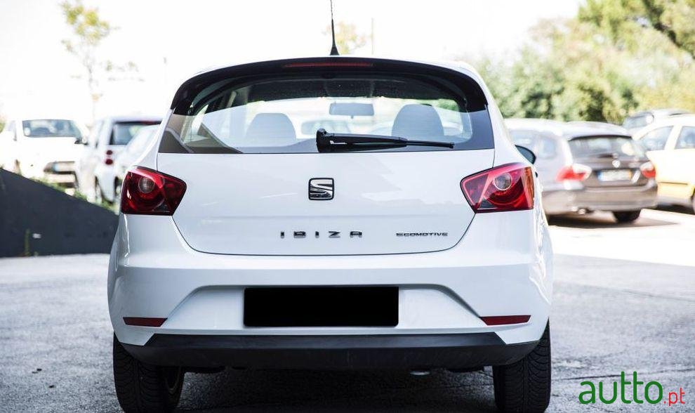 2012' SEAT Ibiza Tdi Exclusive photo #5