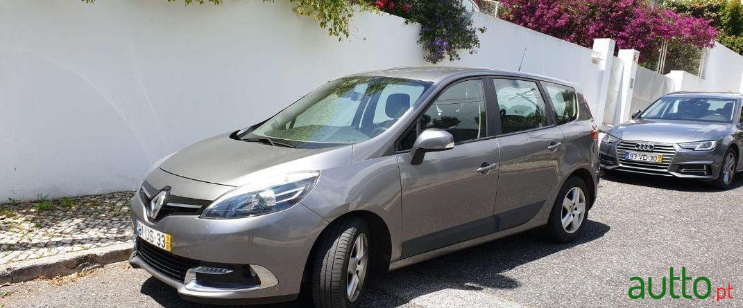 2013' Renault Grand Scenic photo #2