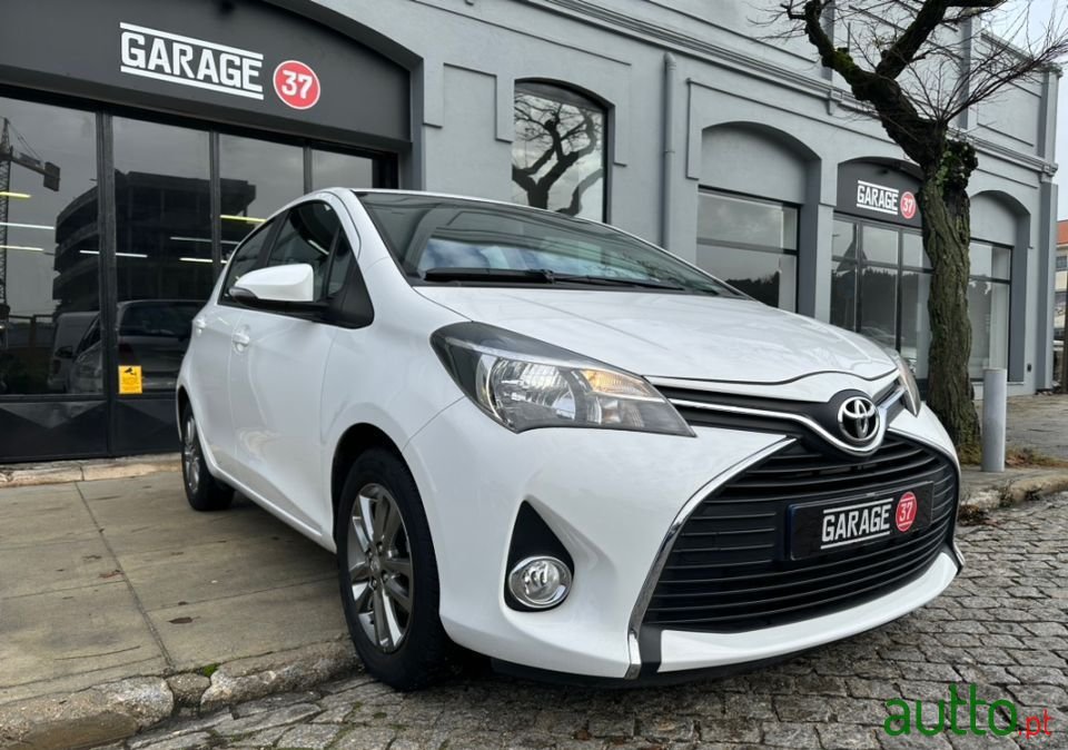 2015' Toyota Yaris photo #1