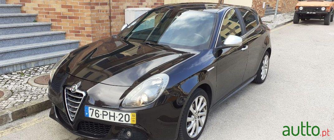 2010' Alfa Romeo Giulietta photo #2