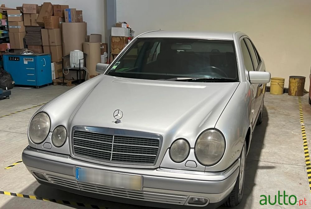 1998' Mercedes-Benz E 250 Td Classic photo #5