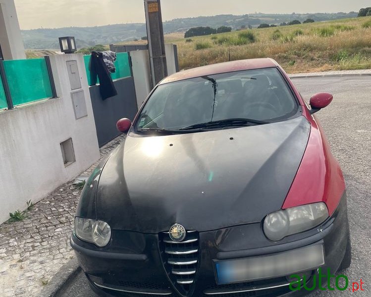 2001' Alfa Romeo 147 1.9 Jtd Plus photo #1