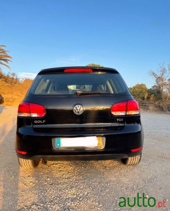 2011' Volkswagen Golf photo #5